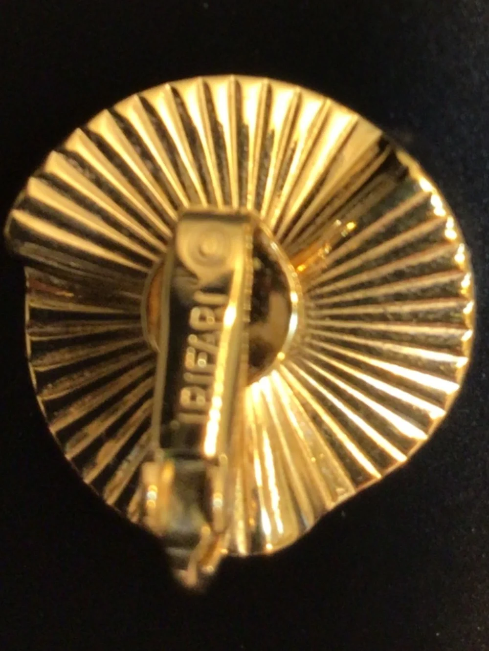 Vintage Trifari Gold Toned Wavy Circle Fan Clip On Earrings Retro Runway Style